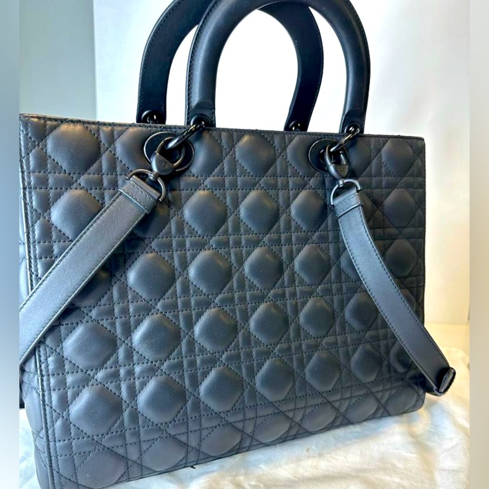 LADY DIOR BAG Large
Black Ultramatte Cannage Calfskin 100% Authentic Dior bag